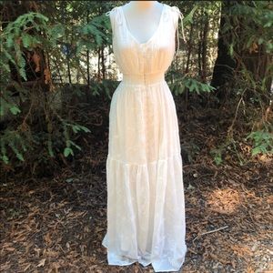 ⭐️New⭐️  Lulu’s Floor Length Peasant Dress